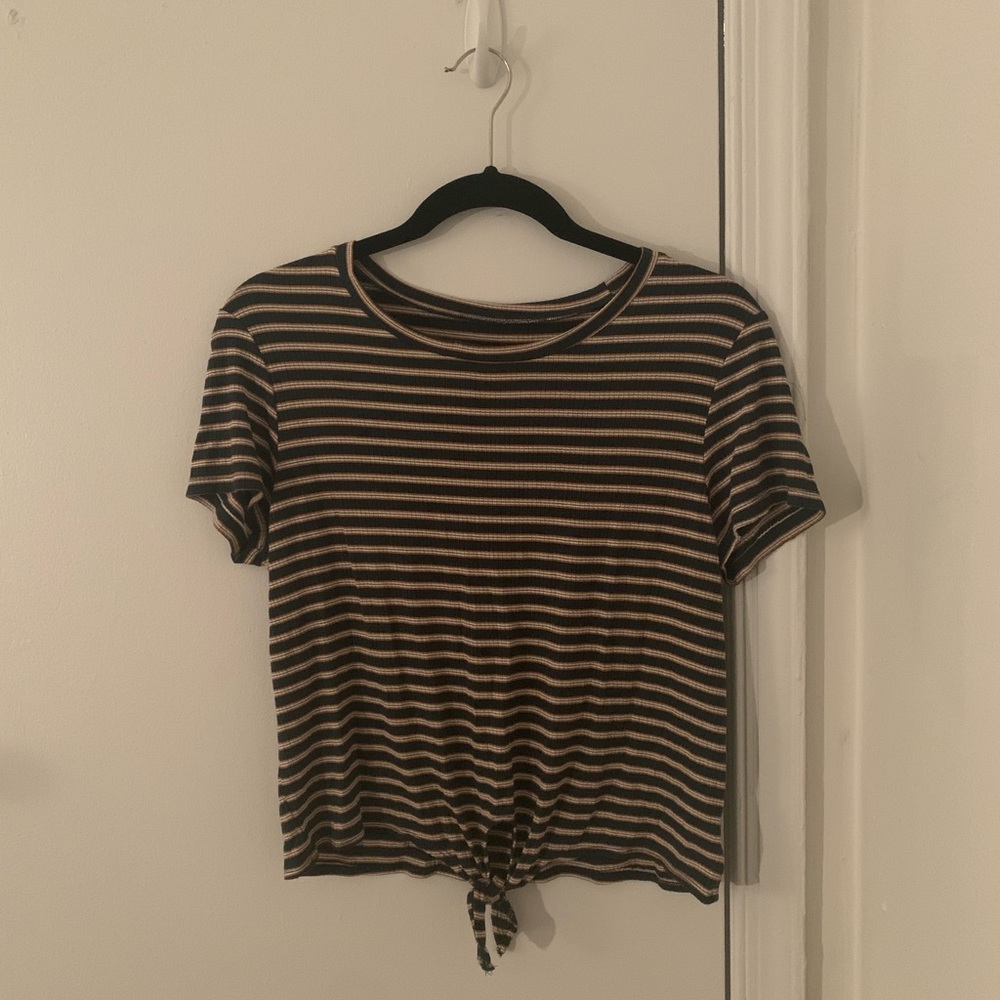 American Eagle top, LARGE